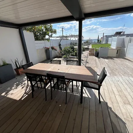 Les Grillons 3 Bedroom House 度假居 *