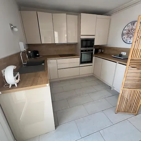 Les Grillons 3 Bedroom House 度假居 *